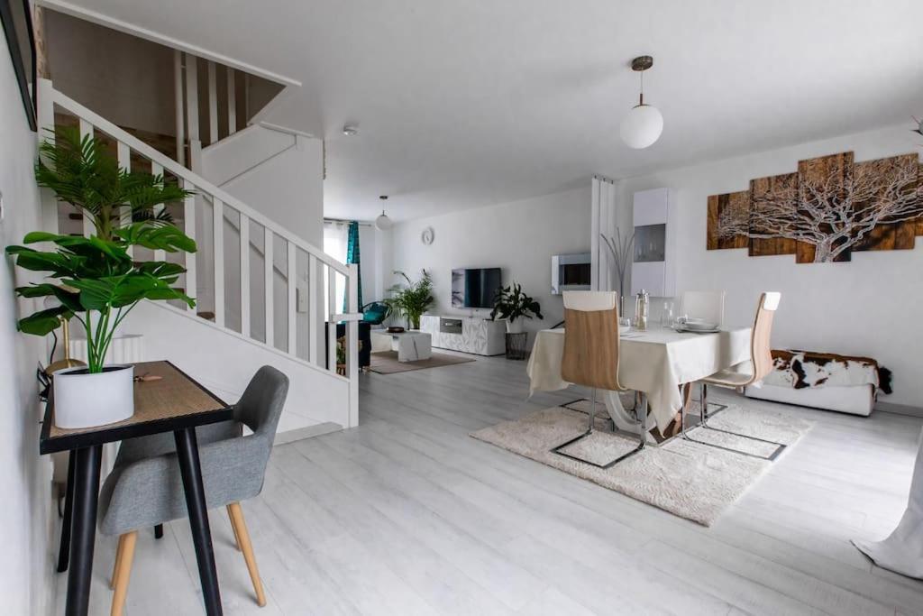 Appartamento Forest Chic : Maison San Marina Parmain Esterno foto